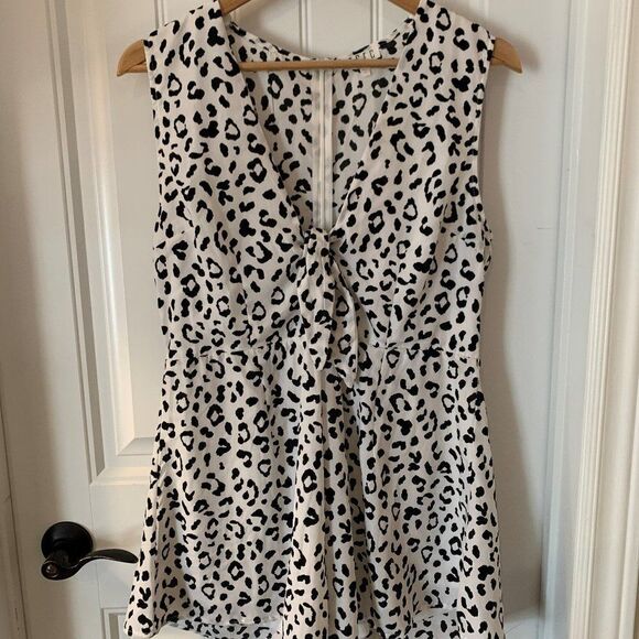 TCEC Romper, NWOT, sz L, white with black leopard print, lined - Picture 1 of 16